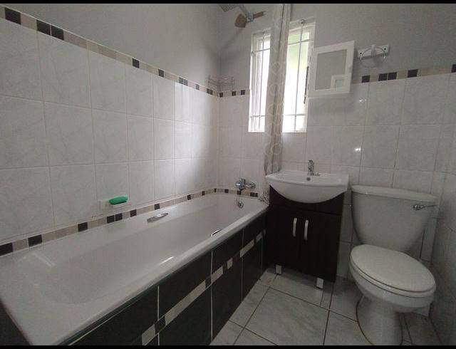 2 BEDROOM TOWNHOUSE FOR SALE IN DAWNCLIFFE